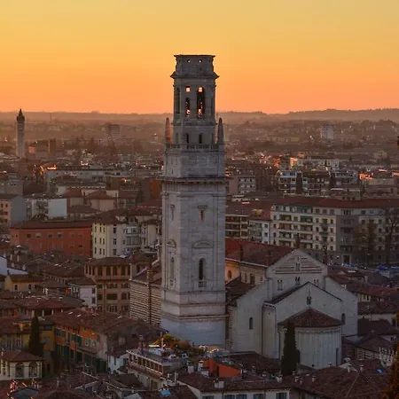Domus Quattro Spade Apartmán Verona