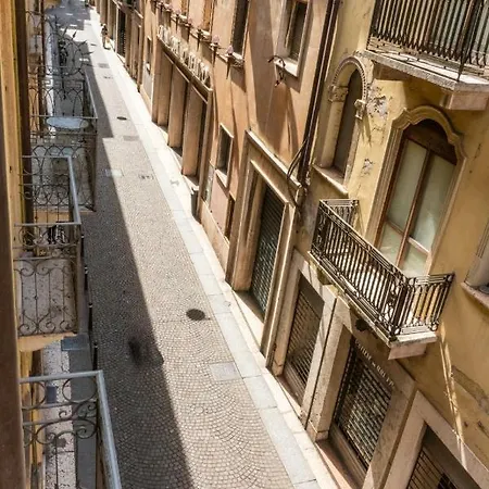 Domus Quattro Spade * Verona
